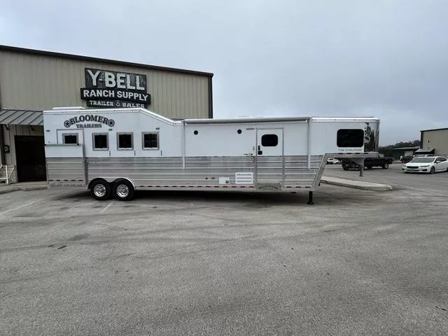 2025 Bloomer Trailers BM 4H 12'10" OL