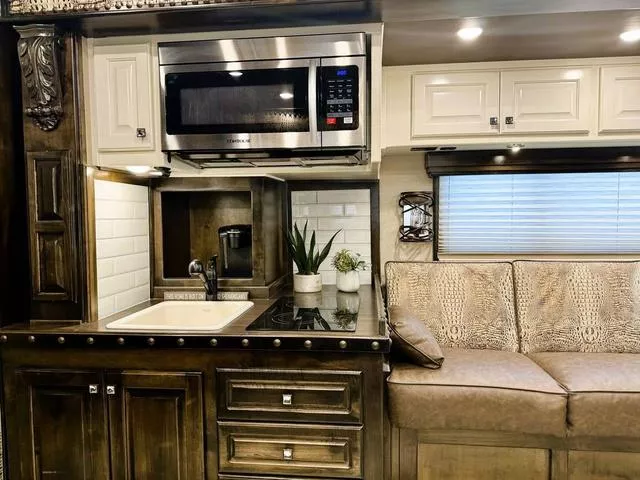 used Horse Trailers Bloomer  for sale, in Boerne, TX Thumbnail 24