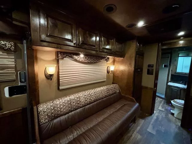 used Horse Trailers Bloomer  for sale, in Boerne, TX Thumbnail 9