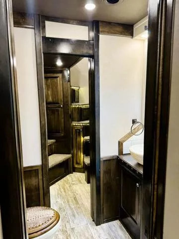 used Horse Trailers Bloomer  for sale, in Boerne, TX Thumbnail 21