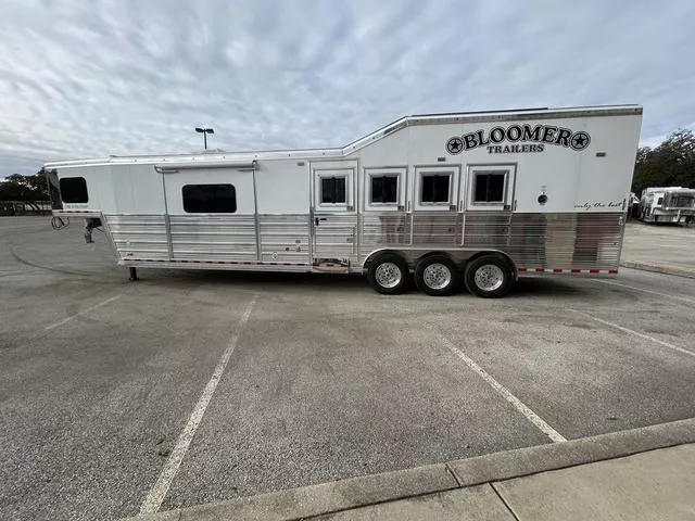 new Horse Trailers Bloomer  for sale, in Boerne, TX Thumbnail 2
