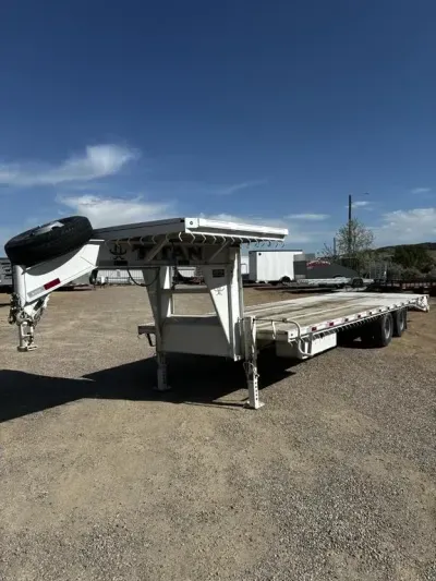 2020 Titan 28 FT