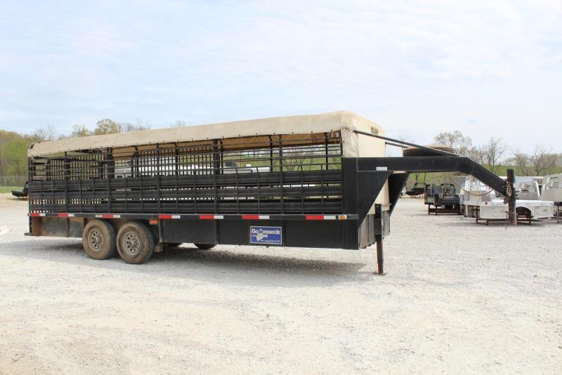 2007 Gooseneck 7 x 24 Livestock Trailer 2007 Gooseneck 7 x 24 Livestock Trailer