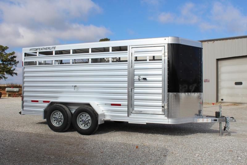 2022 Featherlite 8107-6716 Livestock Trailer 2022 Featherlite 8107-6716 Livestock Trailer