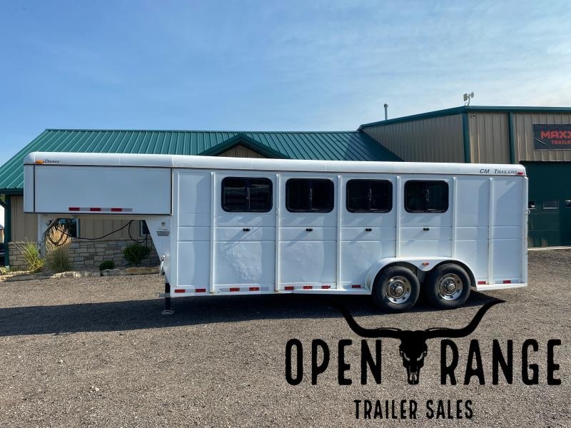 2015 CM Trailers Drover Horse Trailer 2015 CM Trailers Drover Horse Trailer