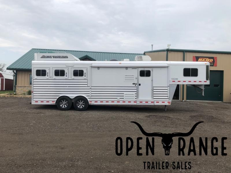 2020 Elite Trailers Mustang Horse Trailer 2020 Elite Trailers Mustang Horse Trailer