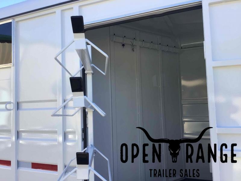 2022 Circle D 3 Horse Slant Gooseneck Livestock Trailer 2022 Circle D 3 Horse Slant Gooseneck Livestock Trailer