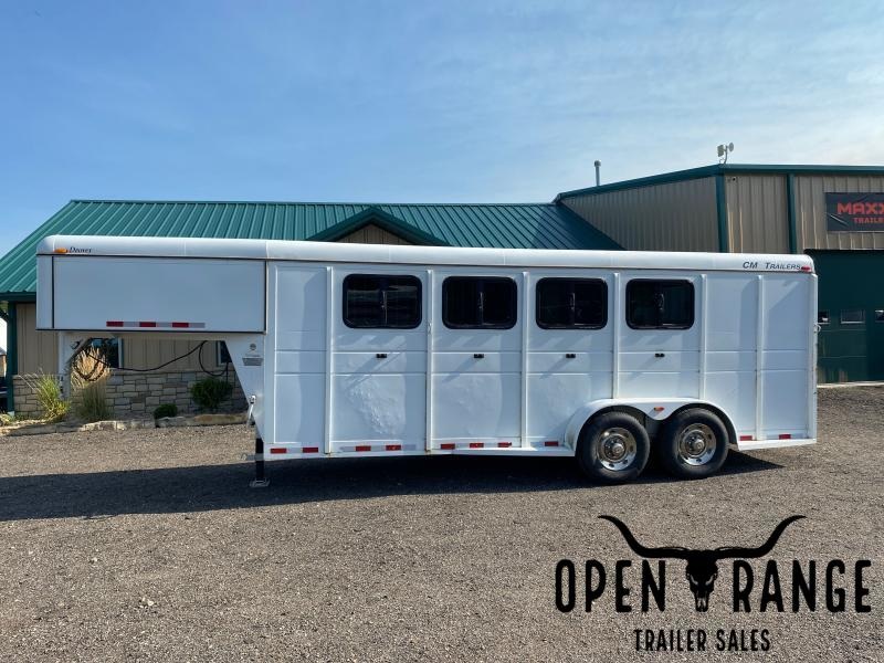 2015 CM Trailers Drover Horse Trailer 2015 CM Trailers Drover Horse Trailer