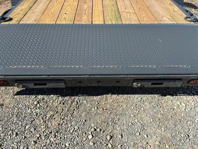 2026 Lamar Trailers 83"X20' GVWR 7K Car Hauler