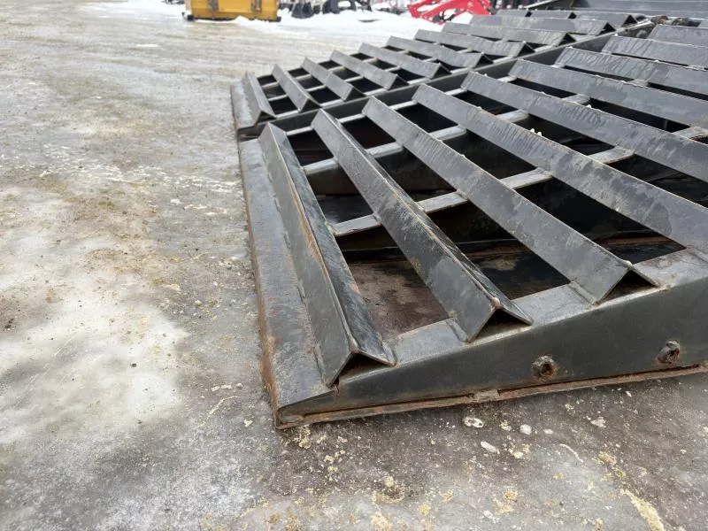 used Equipment / Flatbed Trailers Diamond C Trailers  for sale, in Turner, ME Thumbnail 11