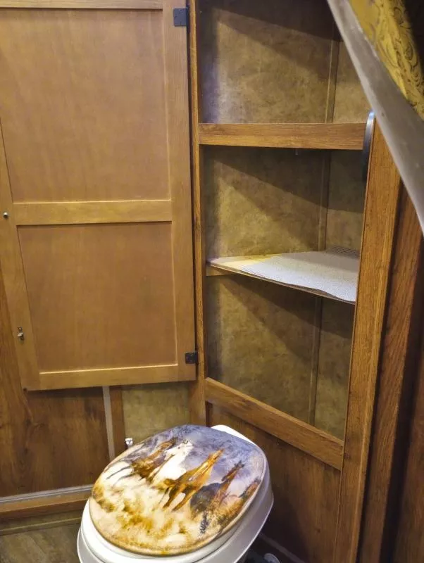 used Horse Trailers Lakota  for sale, in Manchester, ME Thumbnail 12