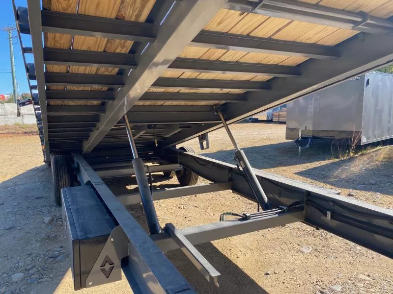 used Equipment / Flatbed Trailers Diamond C Trailers  for sale, in Loudon, NH Thumbnail 14