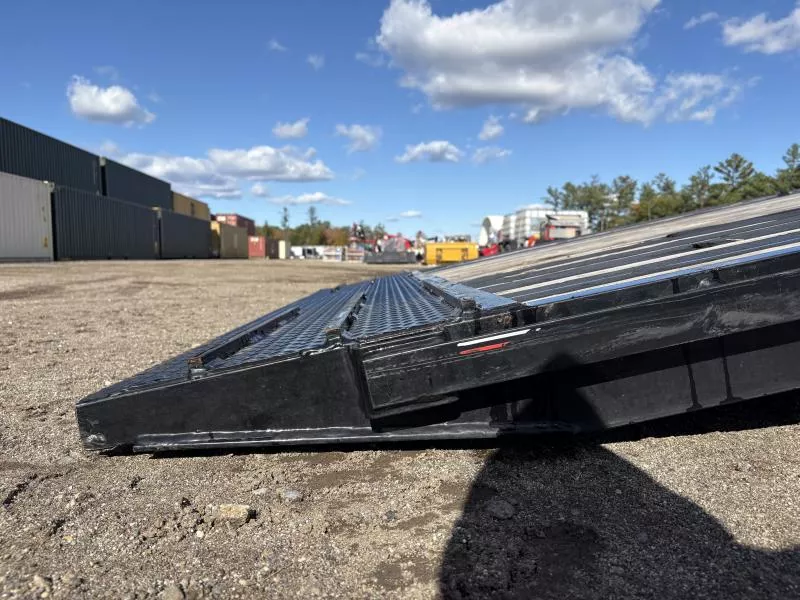 used Equipment / Flatbed Trailers Diamond C Trailers  for sale, in Turner, ME Thumbnail 11