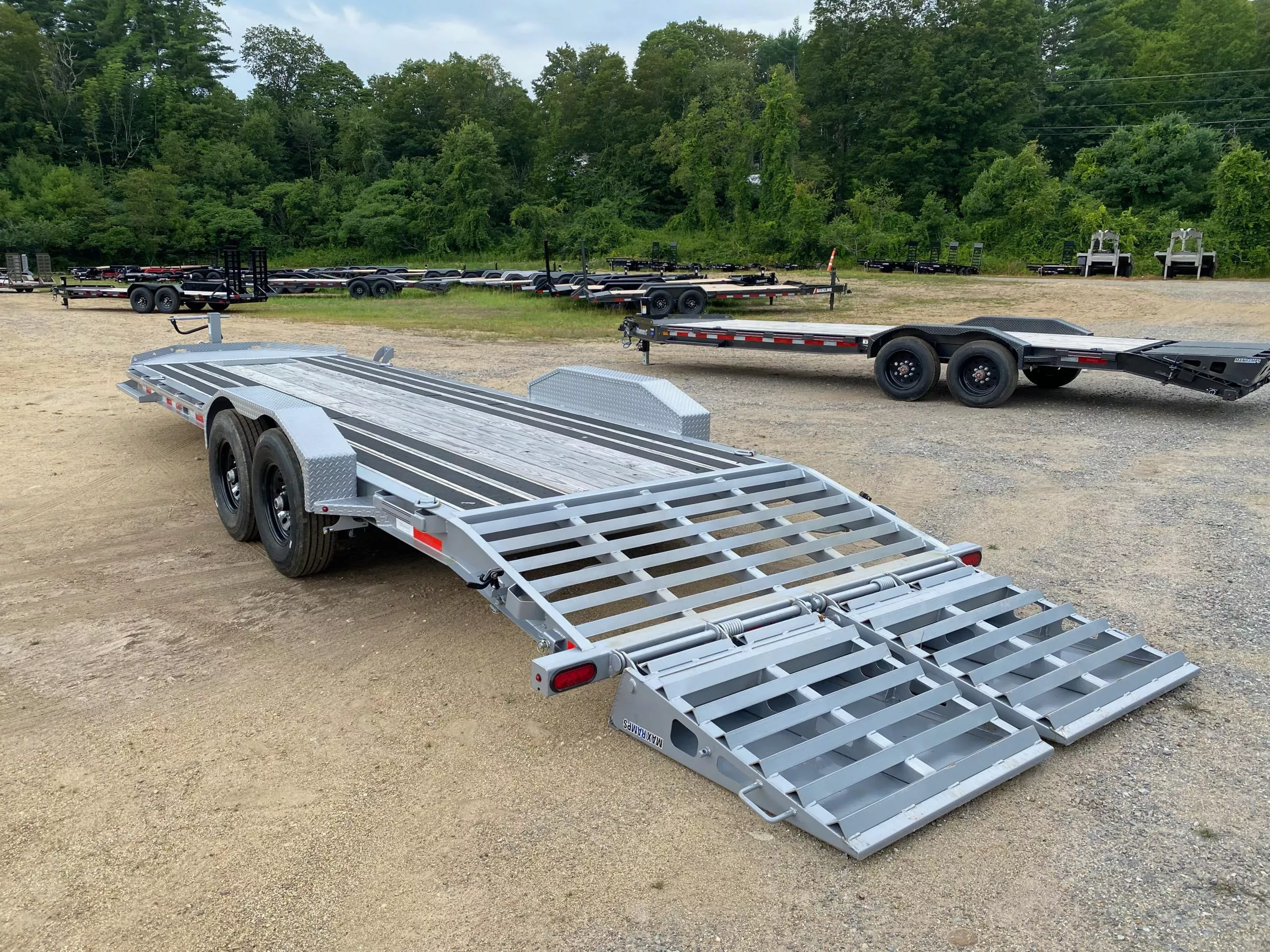 2024 Diamond C Trailers 7x24 Powder Coated 15K Lowpro Equipment Trailer w/Blackwood Outer Deck resgbox4ap8r