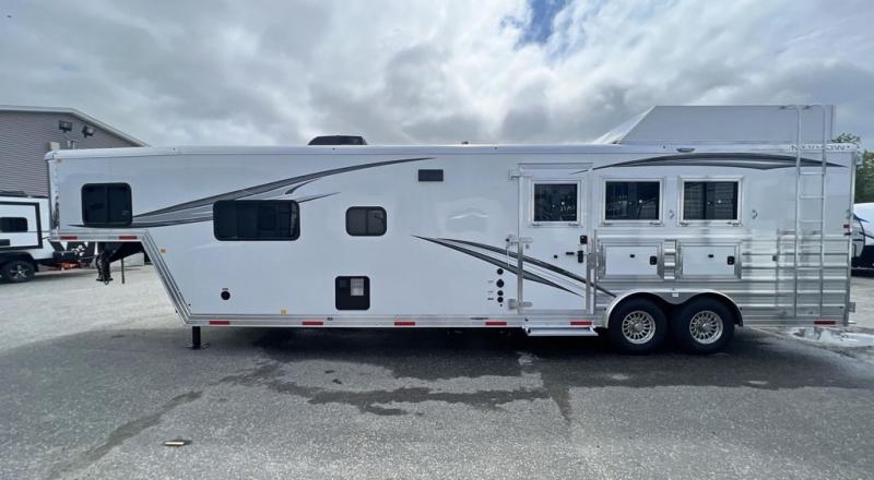 new Horse Trailers Merhow Other for sale, in Manchester, ME Thumbnail 3