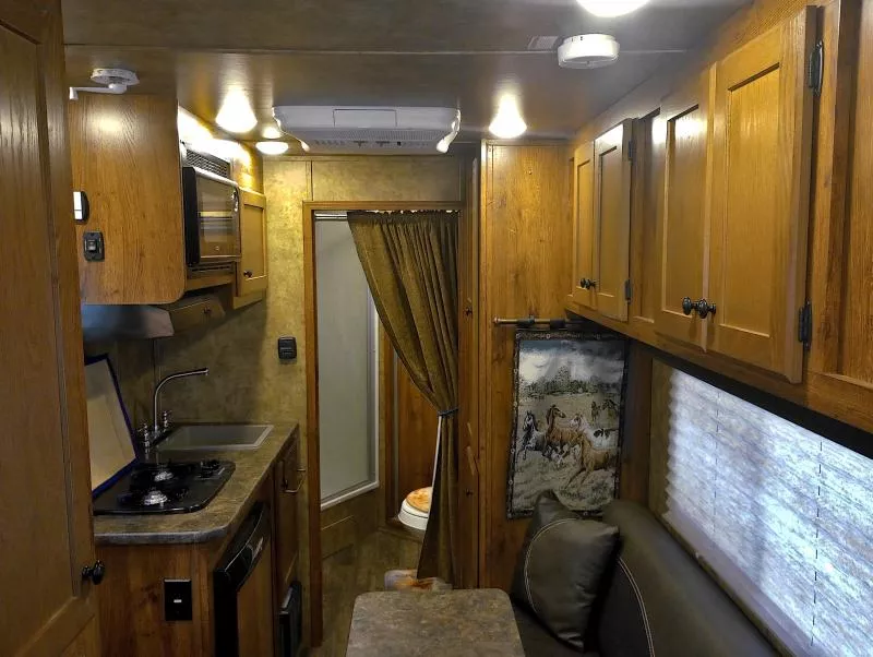 used Horse Trailers Lakota  for sale, in Manchester, ME Thumbnail 2