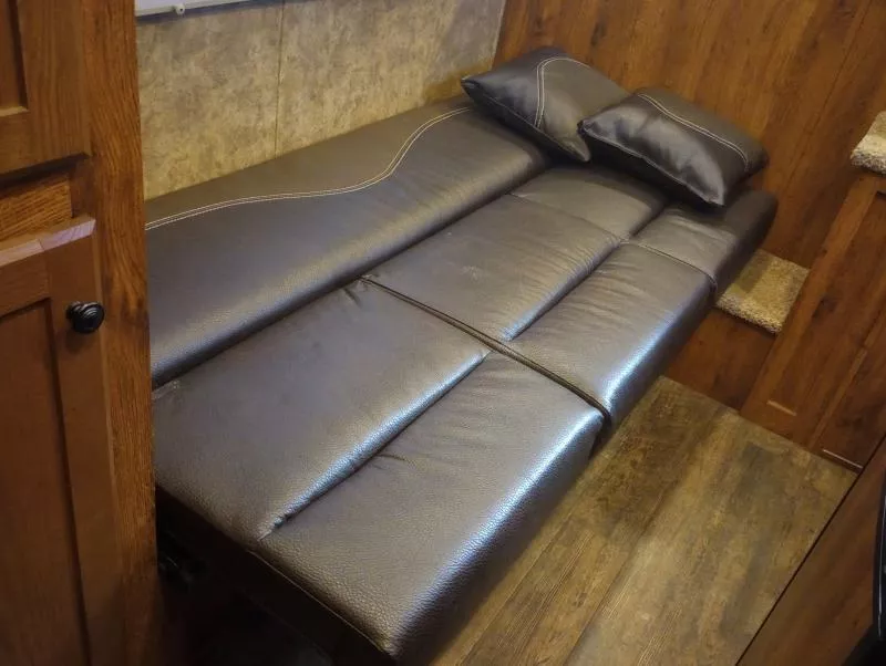 used Horse Trailers Lakota  for sale, in Manchester, ME Thumbnail 5