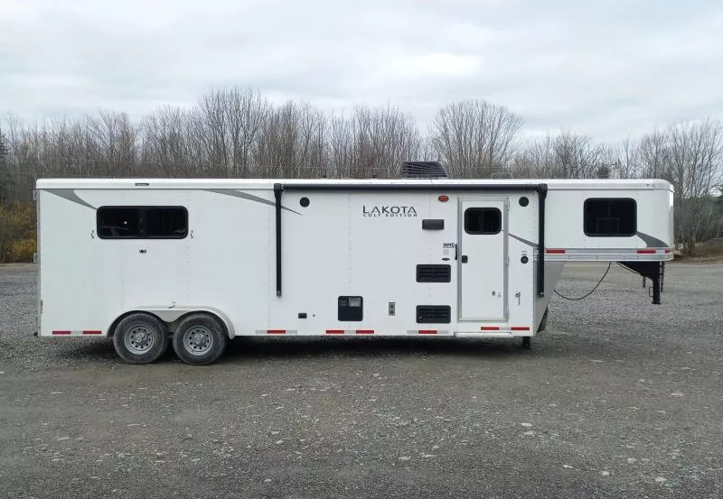 used Horse Trailers Lakota  for sale, in Manchester, ME Thumbnail 20