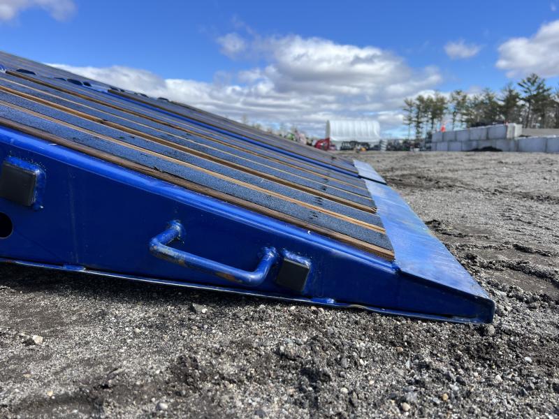 used Equipment / Flatbed Trailers Diamond C Trailers  for sale, in Turner, ME Thumbnail 12