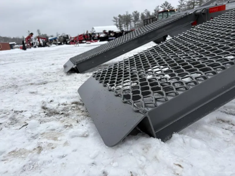 new Equipment / Flatbed Trailers Diamond C Trailers  for sale, in Turner, ME Thumbnail 11