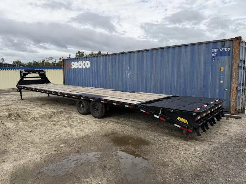 2025 Big Tex Trailers 8.5x40 16K HD Gooseneck Equipment w/Mega Ramps & Spare Tire 