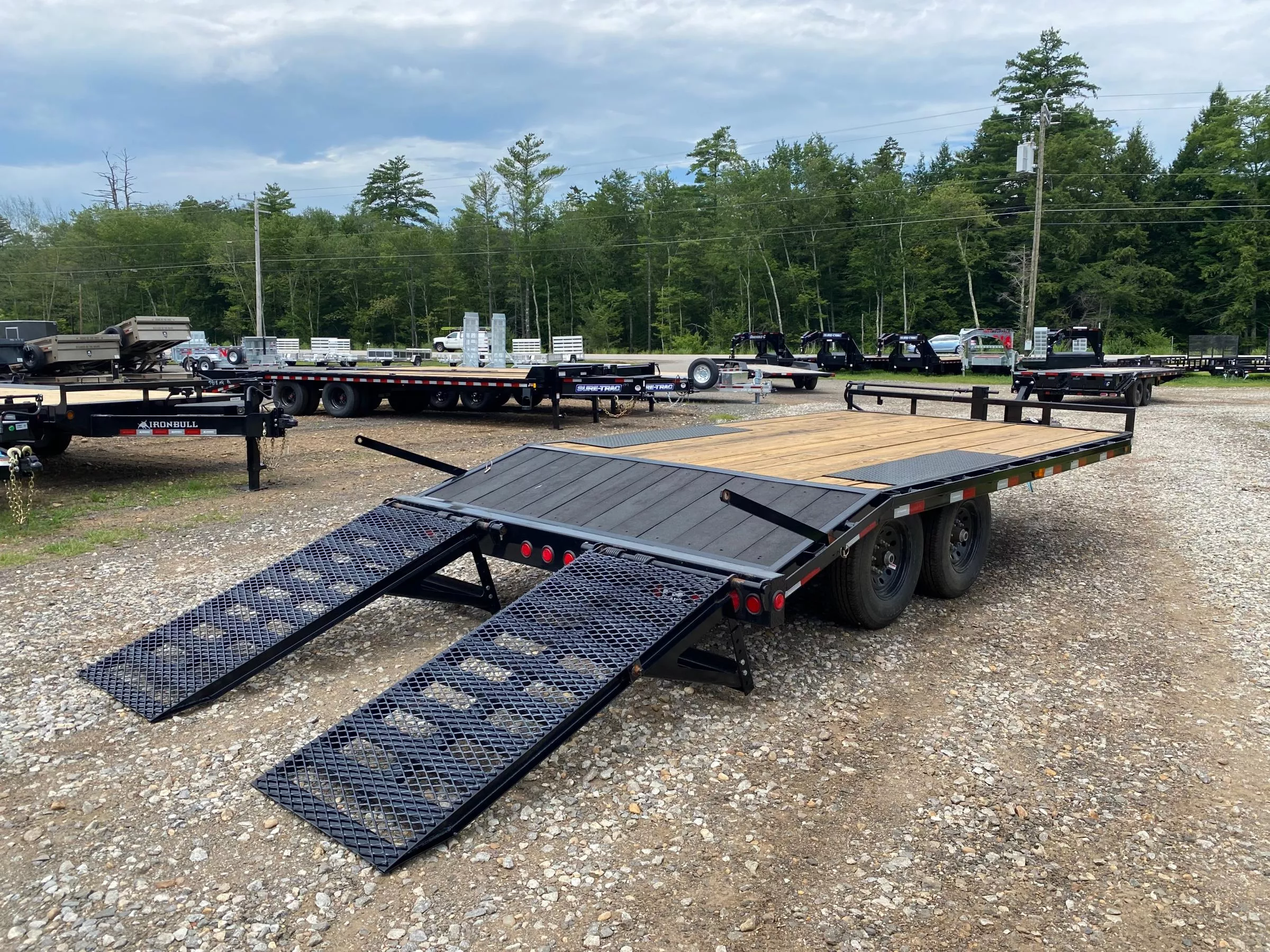 2024 PJ Trailers 8.5x13+3 Powder Coated 12K Deckover Equipment Trailer w/Full Width Ramps bLXB0icgqi01