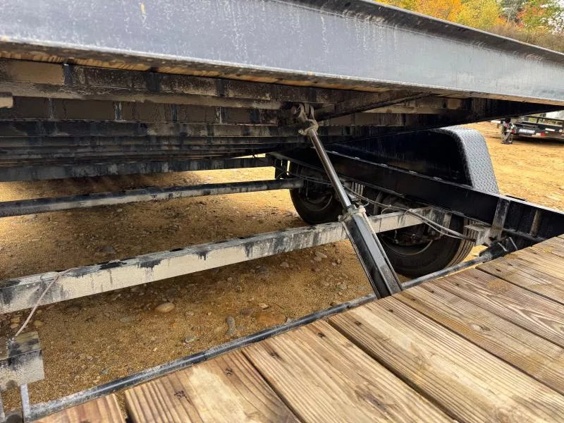used Equipment / Flatbed Trailers Kaufman Trailers  for sale, in Loudon, NH Thumbnail 14