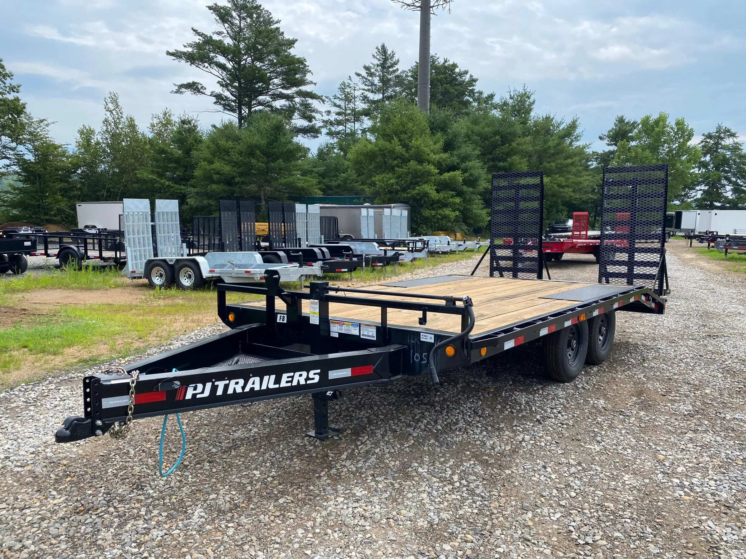 2024 PJ Trailers 8.5x13+3 Powder Coated 12K Deckover Equipment Trailer w/Full Width Ramps X4kHXEejbbgn