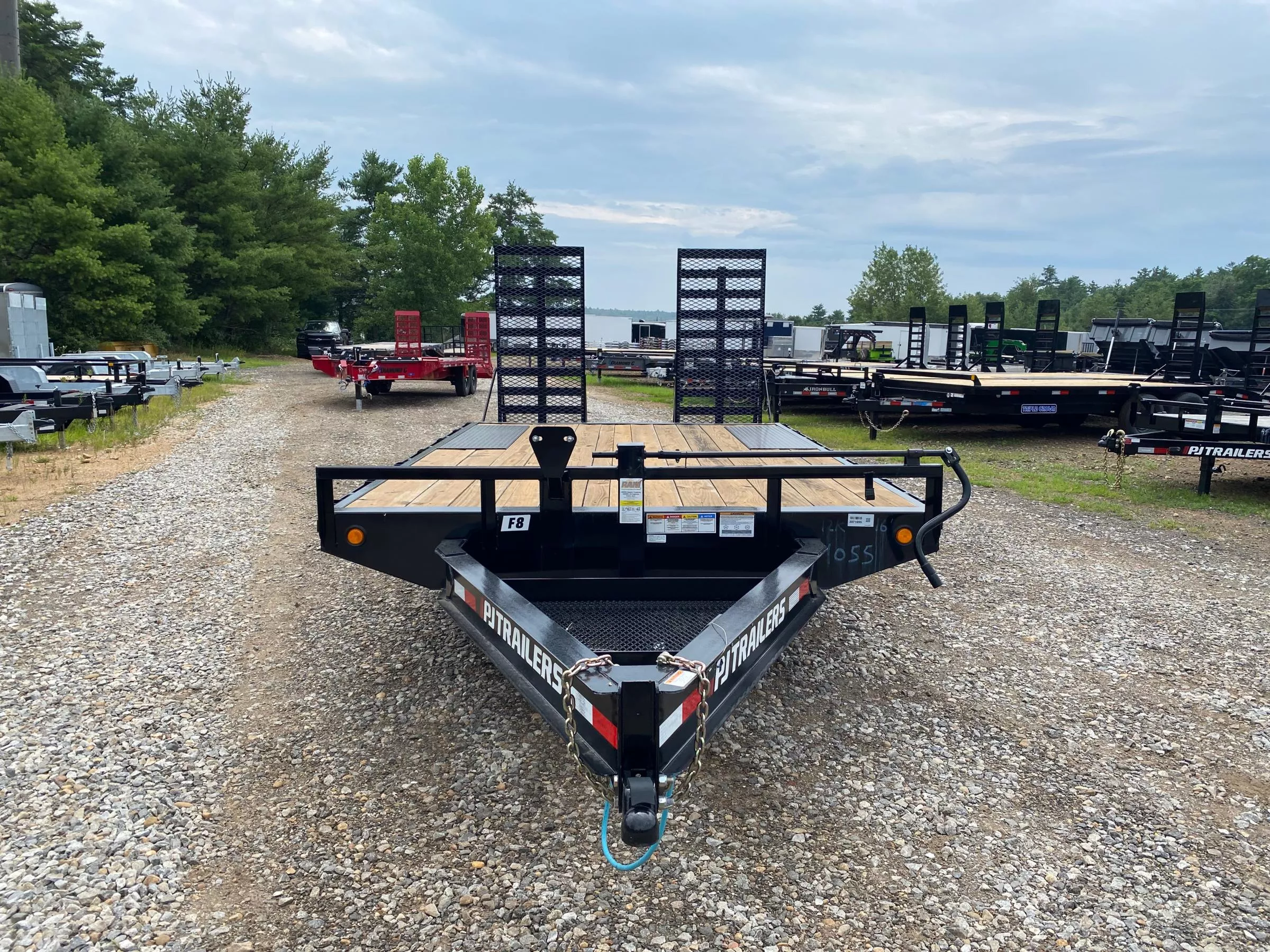 2024 PJ Trailers 8.5x13+3 Powder Coated 12K Deckover Equipment Trailer w/Full Width Ramps g7Zq0O54or2
