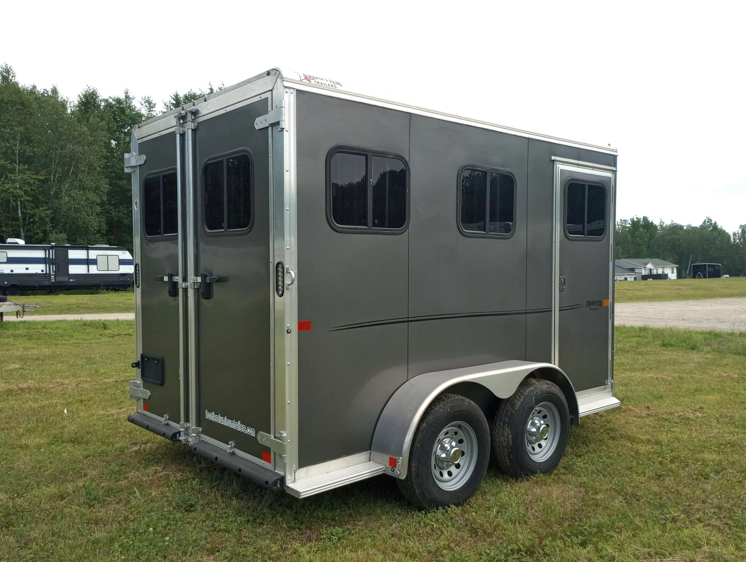 2022 Frontier Trailers Strider Series Aluminum 2 Horse Combo/Slant Load w/Front Tack, Torsion Axles, Spare Tire IAOxpQwbq8ka