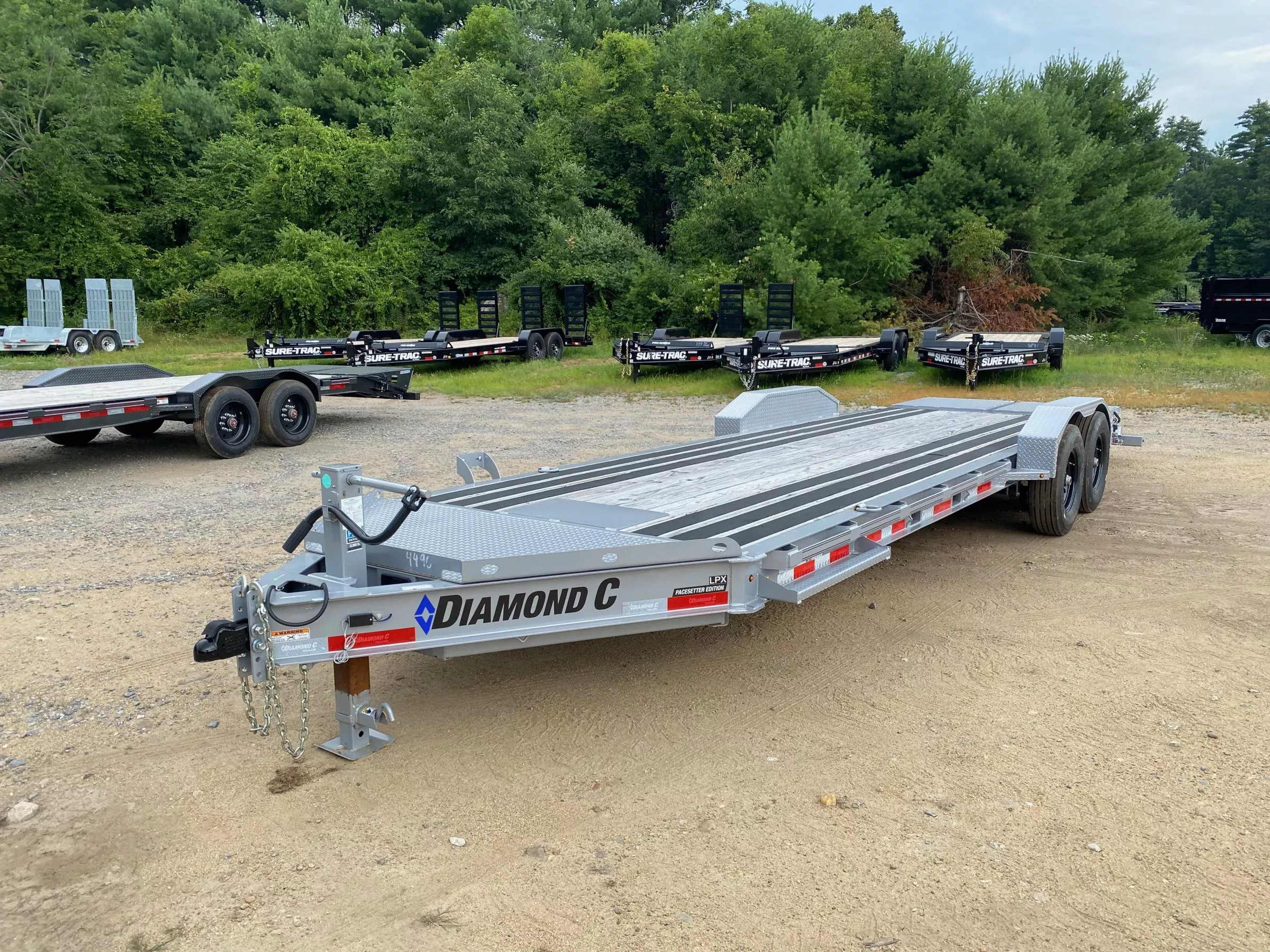 2024 Diamond C Trailers 7x24 Powder Coated 15K Lowpro Equipment Trailer w/Blackwood Outer Deck YkeBtYklz8zs