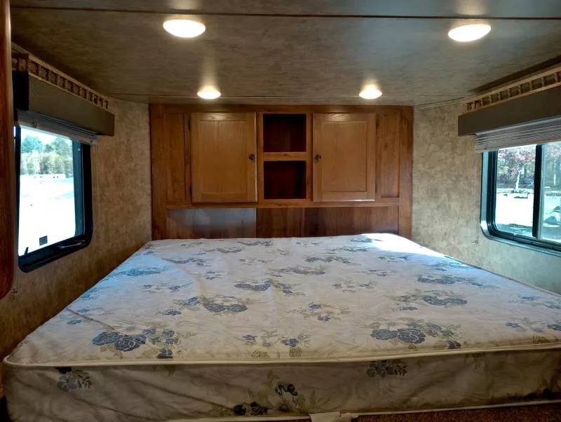 used Horse Trailers Lakota  for sale, in Manchester, ME Thumbnail 3