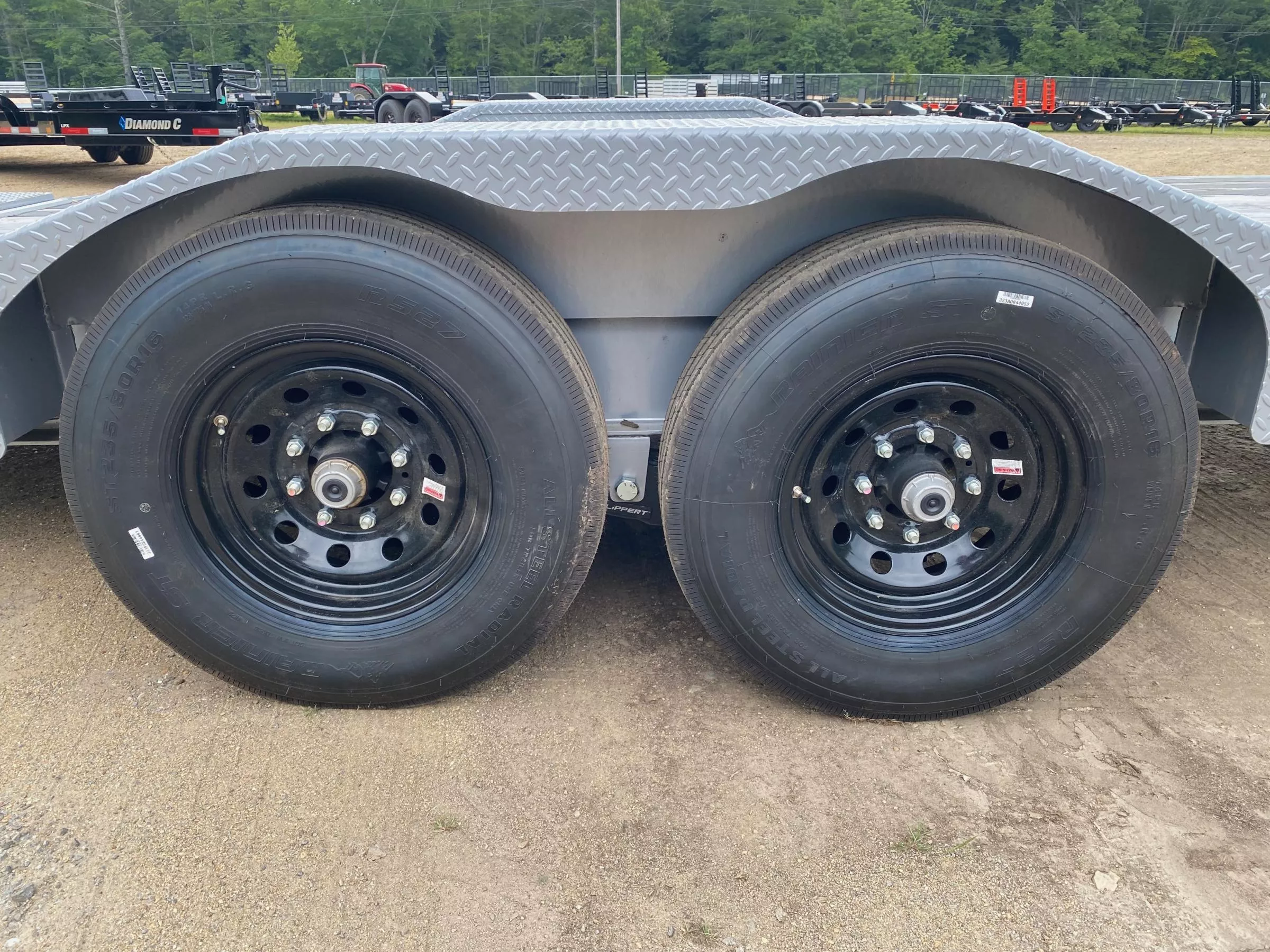 2024 Diamond C Trailers 7x24 Powder Coated 15K Lowpro Equipment Trailer w/Blackwood Outer Deck XQp4jY9mlpba