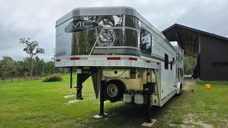used Horse Trailers SMC Horse Trailers  for sale, in Reddick, FL Thumbnail 3