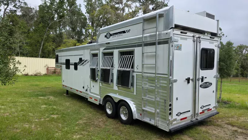used Horse Trailers SMC Horse Trailers  for sale, in Reddick, FL Thumbnail 2