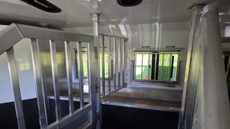 used Horse Trailers SMC Horse Trailers  for sale, in Reddick, FL Thumbnail 10