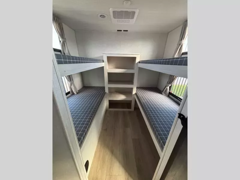new Travel Trailers Forest River Surveyor Legend X for sale, in Donna, TX Thumbnail 5