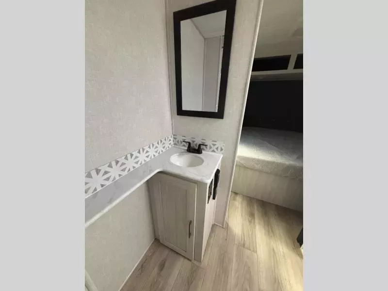 new Travel Trailers Forest River Surveyor Legend X for sale, in Donna, TX Thumbnail 13