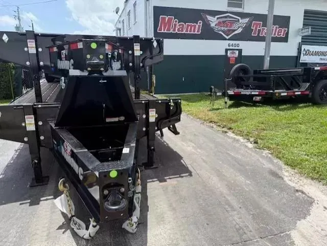 2025 Diamond C Trailers 25FT PINTLE DECKOVER BUMPER PULL Deckover Trailer