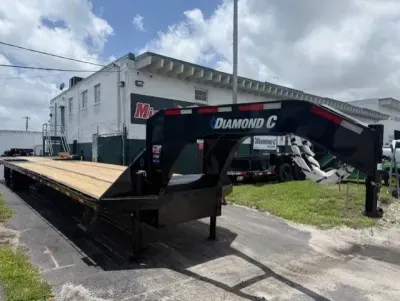 2027 Diamond C Trailers FMAX212-40HDT