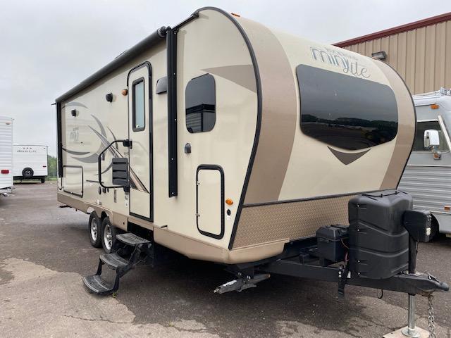 rockwood mini lite 2506s with theater seating