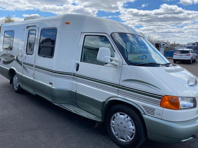 2002 Winnebago Rialta 220DD Class B RV 2002 Winnebago Rialta 220DD Class B RV