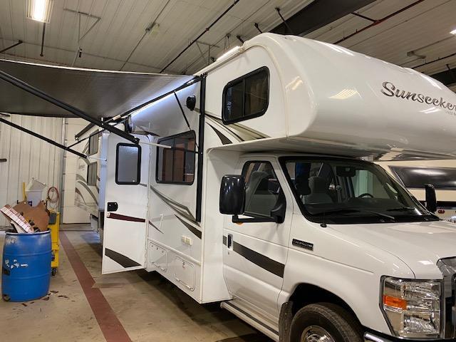 2017 Forest River Sunseeker 3170DS Class C RV 2017 Forest River Sunseeker 3170DS Class C RV