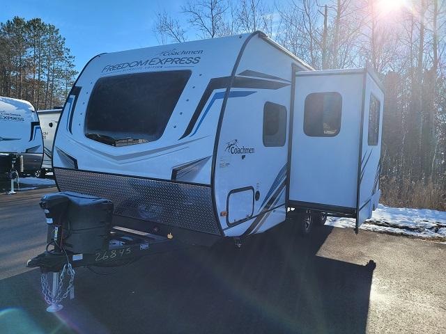 2023 Coachmen Freedom Express 226RBS Travel Trailer 2023 Coachmen Freedom Express 226RBS Travel Trailer