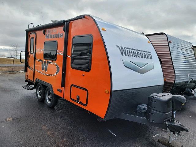 2018 Winnebago Micro Minnie 1706FB Travel Trailer RV 2018 Winnebago Micro Minnie 1706FB Travel Trailer RV