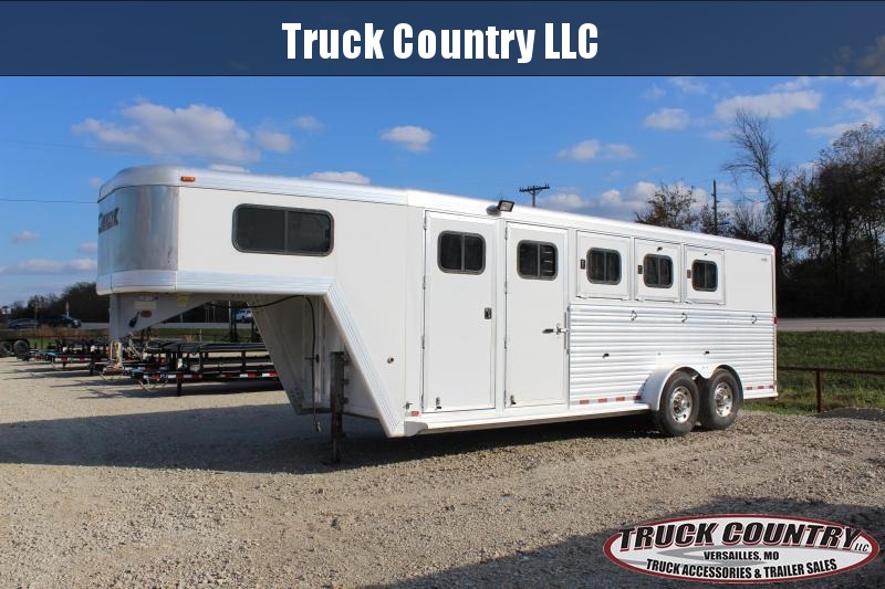 2002 Cimarron Trailers 20' gooseneck 4-horse slant Livestock Trailer 2002 Cimarron Trailers 20' gooseneck 4-horse slant Livestock Trailer