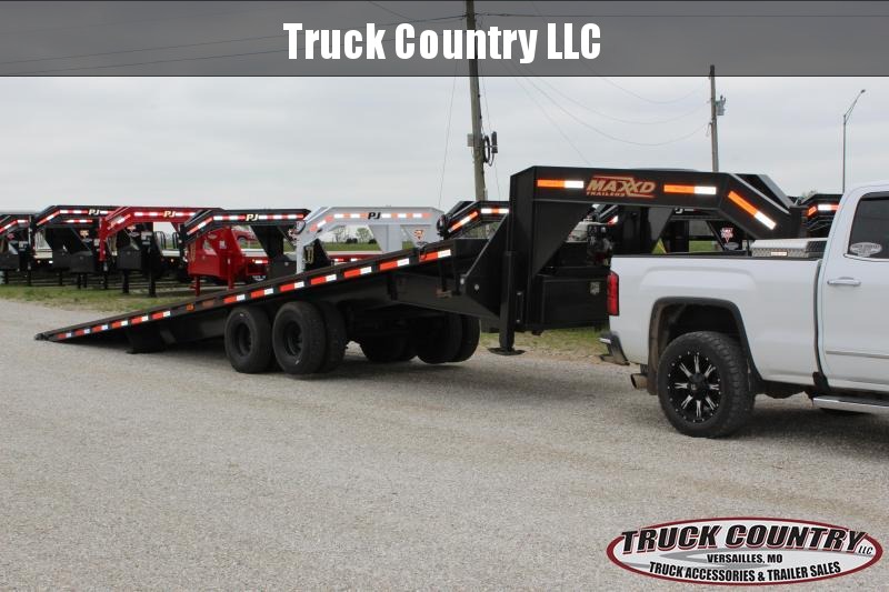 2019 MAXXD TTX SLIDE-X 32' gooseneck tilt Flatbed Trailer 2019 MAXXD TTX SLIDE-X 32' gooseneck tilt Flatbed Trailer