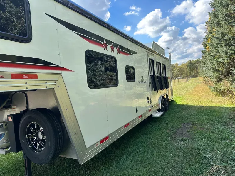 used Horse Trailers Bison Trailers  for sale, in South Lyon, MI Thumbnail 43