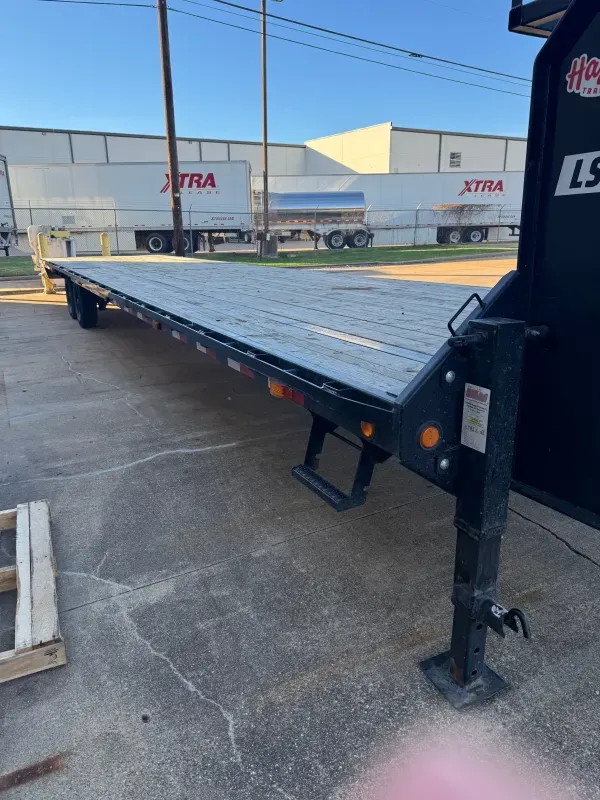 used Equipment / Flatbed Trailers PJ Trailers  for sale, in Prosper, TX Thumbnail 3