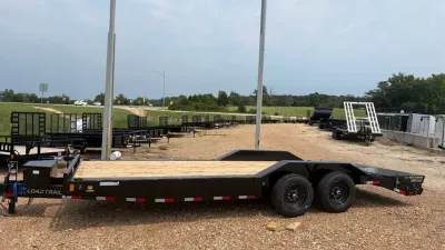 2027 Load Trail 102X22 CH, 16K GVW, 17.5 TIRES/WHEELS, ADJ COUPLER, DRIVE OVER FENDERS, MAX RAMPS, A
